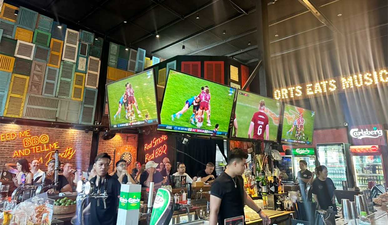 Live Sports at Dirty Fingers
